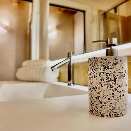 Mgh Luxury - Romeos Penthouse *