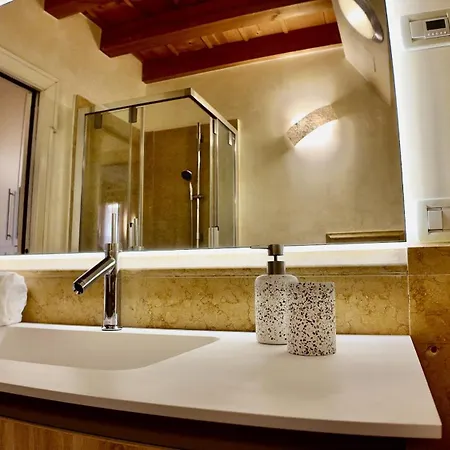 Mgh Luxury - Romeos Penthouse Apartment *